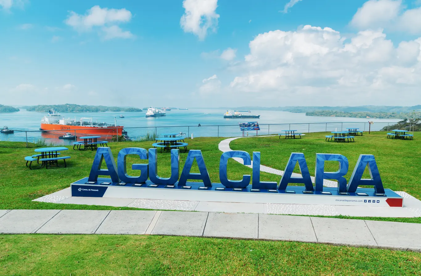 AGUA CLARA LOCKS EXPERIENCE