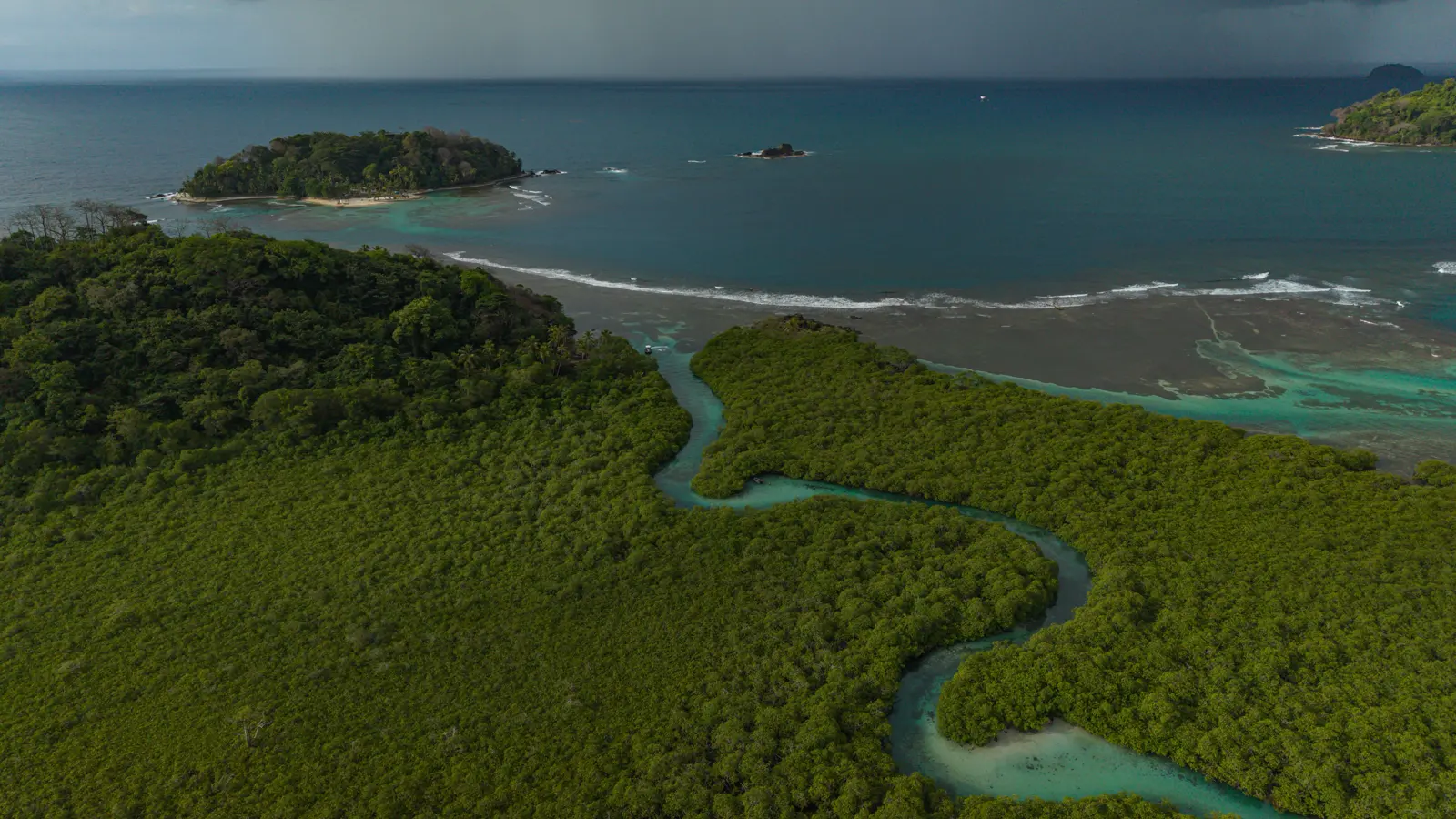 4 ISLANDS DISCOVERY